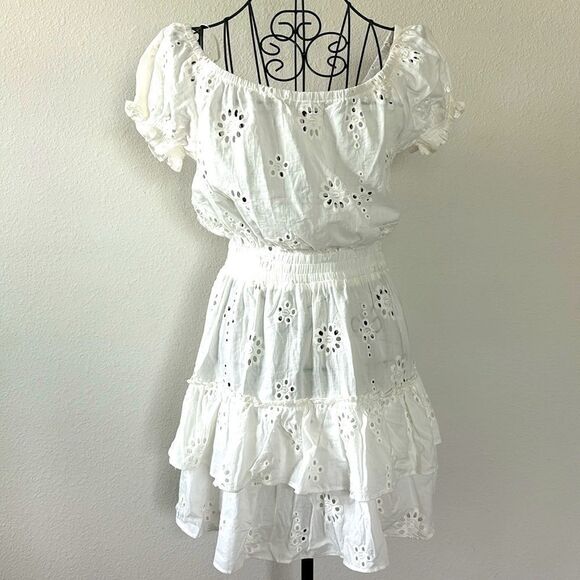 NWT Aqua Swim Ivory White Cotton Eyelet Floral Peasant Off The Shoulder Cover-up - Picture 4 of 6